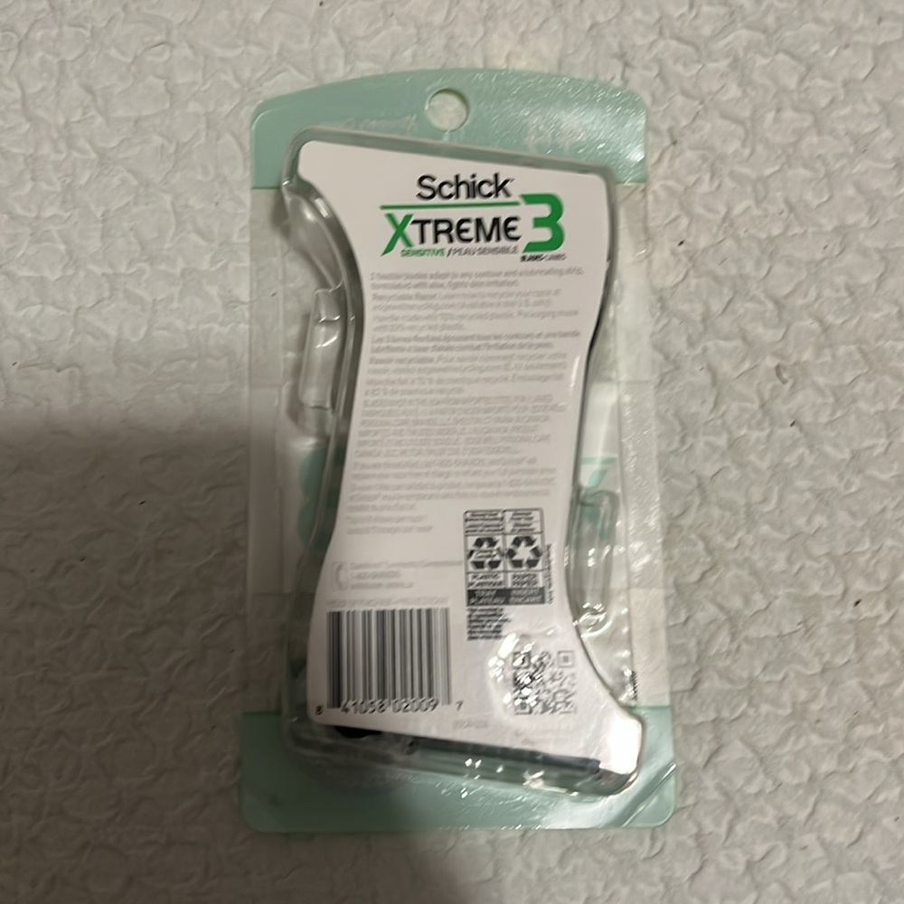 NWT Schick Xtreme 3 Disposable Razors - Picture 3 of 6